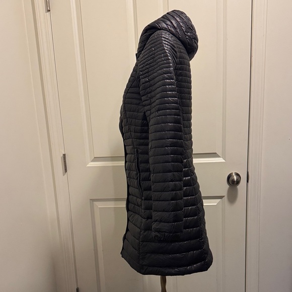 Patagonia Black Puffer Jacket - Picture 5 of 12